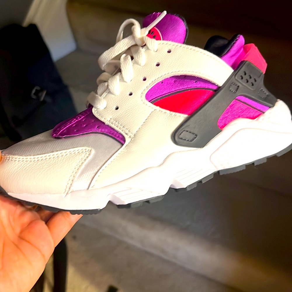 Harauchi size 6.5 , never worn . Runs a bit small.